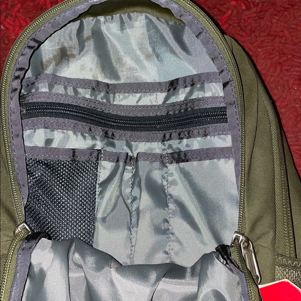 The North Face Jester Men's or Women’s Green, Camouflage Backpack. - Picture 3 of 6